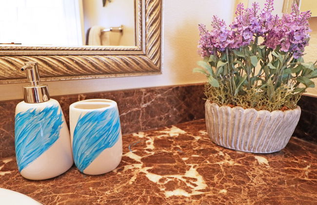 LAs Premier Apartments - Photo 74