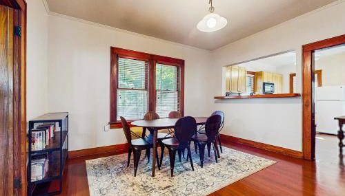 Walkable 1900s Home with Porch in Downtown Buda - Foto 3