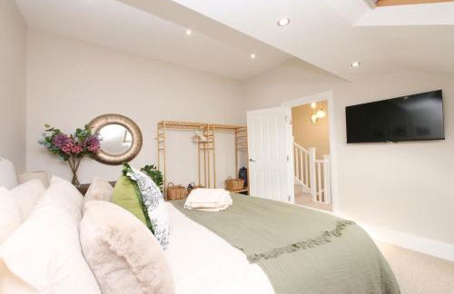 Apartment 11 Bluebridge with Free Parking - Photo 11