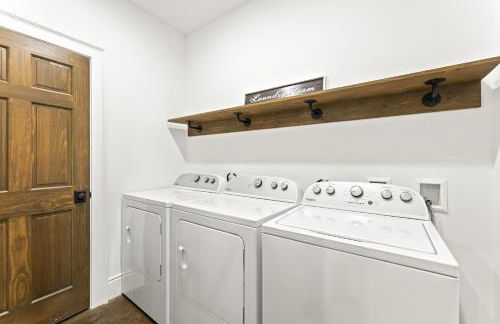 Lakeside Retreat Sleeps 22 Dock Grill Game Room - Foto 27