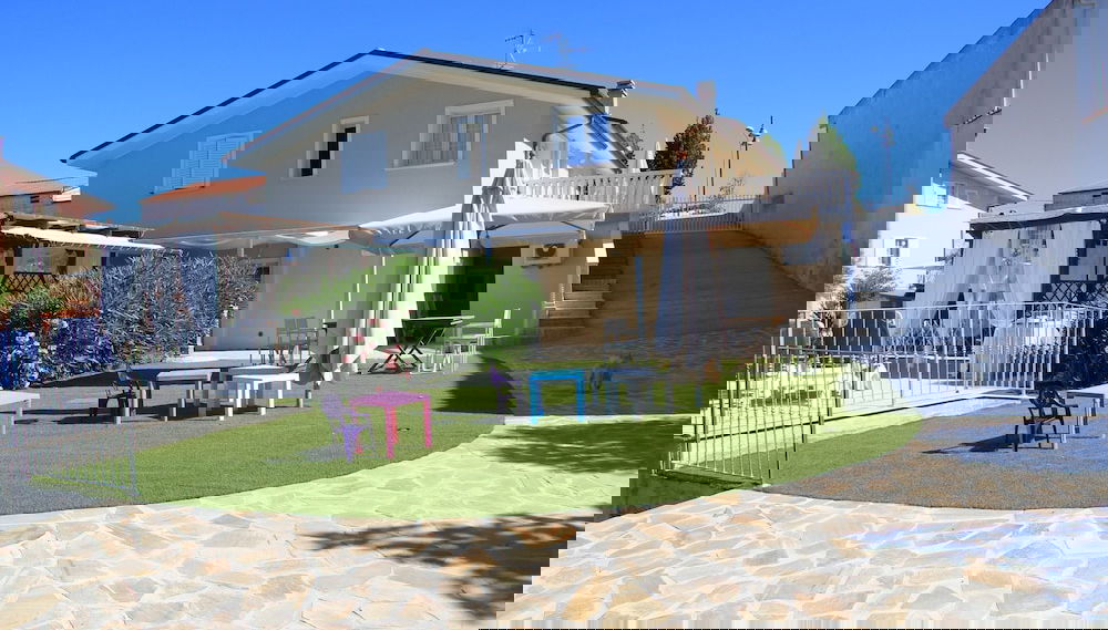 Villa with Salt Water & Heated Pool & Hot Tub near sea - Foto 1