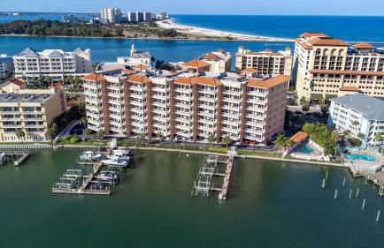 Waterfront Breeze Condo - Photo 1