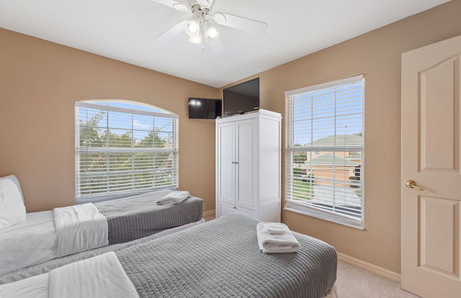 6 Bedroom Premium Home With Pool, Spa and Games Room #800 - Photo 9