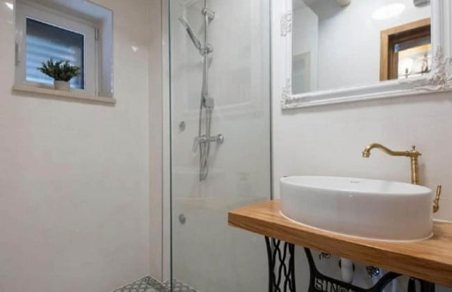 Adorable Holiday Home With Swimming Pool - Foto 8