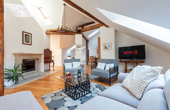 Spacious 2-level apart National Theatre - Foto 29