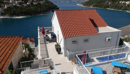 Villa More - Photo 1