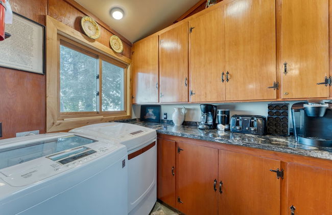 Lakefront Haven by Avantstay Minutes to Ski Resorts Private Dock Boat - Photo 18