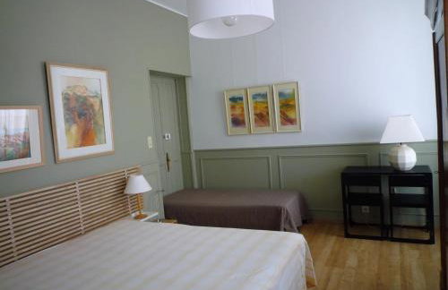 Appartement Avignon centre intra muros Cour extérieure Parking privé gratuit - Foto 11
