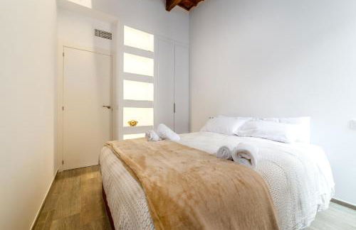 FLORIT FLATS - CATHEDRAL LUXURY TERRACE FLAT 2BR 2BA AC Wifi - Photo 48