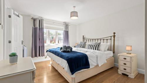 Polmont Haven: Spacious 4- Bedroom Retreat - Foto 5