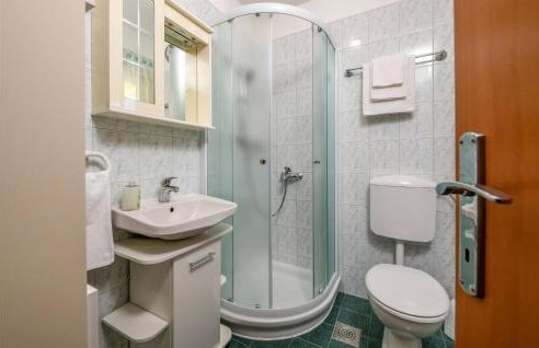 2 Bedroom Awesome Apartment In Labin - Foto 23