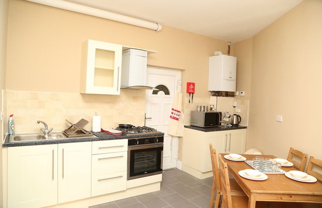 Birmingham Central Station Apartment - Photo 5