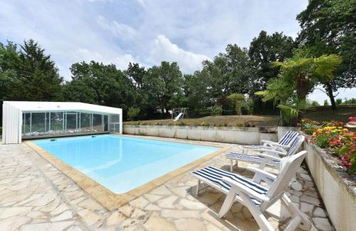 Maison plain pied mitoyenne avec piscine partagée et terrain arboré - Foto 11