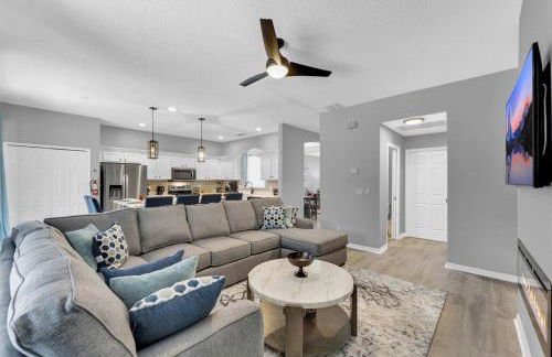 Luxurious 7BR Home Near DisneyPoolTheatreGame Room - Foto 38