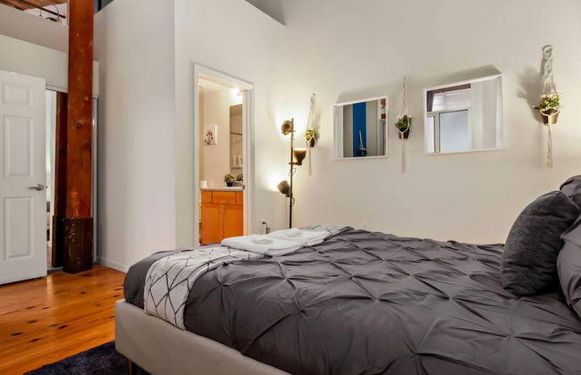 Historic Brick 2 Bedroom Getaway, Wifi - Foto 19