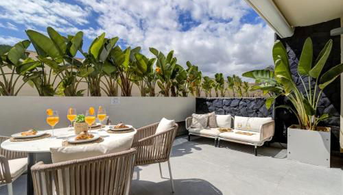 SEA VIEW I POOL I PRIVATE GARAGE I WI-FI I WINE l COFFEE - Foto 4, Garden, Garden view