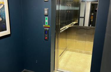 Modern, comfy Town centre gem, near beach, parking - Foto 42