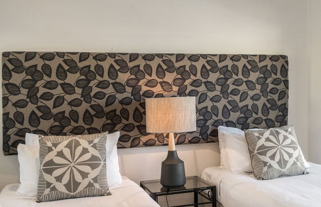 Bayview Beachfront Apartments, in town right on the beach - Foto 4