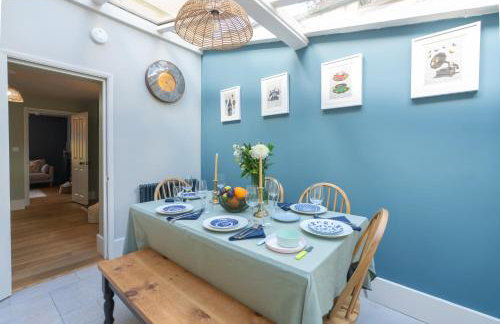 Spacious City-Centre House near Train Station & Business School, with Garden - Foto 41