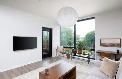 East Side Luxury 1BR Apt - Near Brady St with Balcony and Lounge - Foto 4