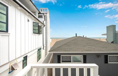 Oceanfront Back Home with View of the Sea - Photo 14