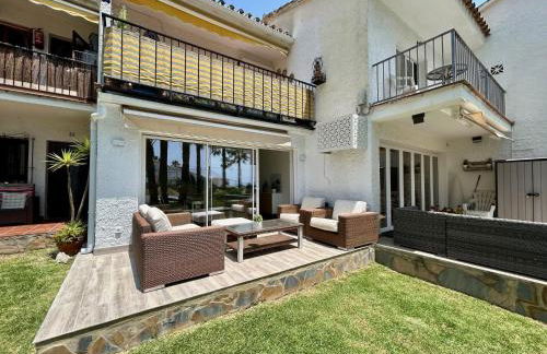 Super Holiday Las Buganvillas garden and sea views - Photo 2