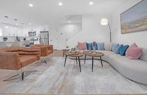 FUN Retro Arcade Villa - Pool&Spa, Arcades, Billiards,BBQ Gazebo Lounge, 10 Mins Strip - Photo 9