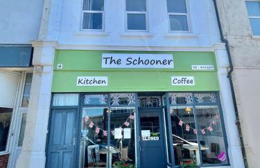 The Jungle Apartment - by Coastline Retreats - Jungle Themed Garden Apartment - Outdoor Bath - Next to Seafront - Childrens Toys - Superfast Wifi - Netflix - Disney - Foto 26