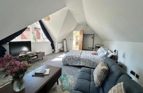 Goring River Retreat with Gym and Wellness Area - Photo 1