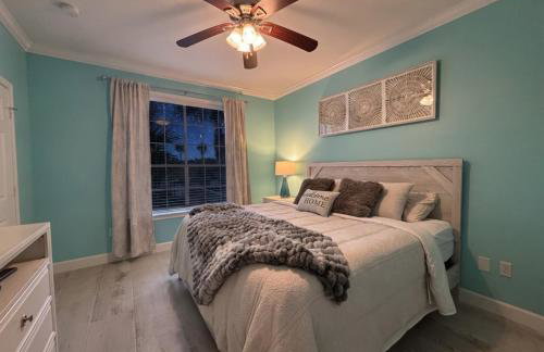 Modern condo right across from beach and pool - Foto 39