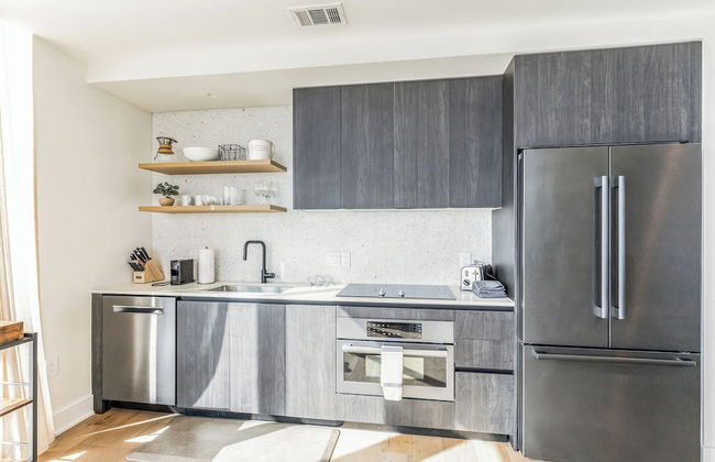 High Rise Luxury Condo With Lake & City Views - Foto 9