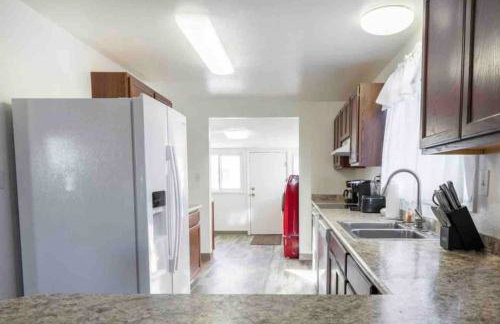 Bo's Copper City Charmer, easy Freeway Access, open floorplan - Foto 9