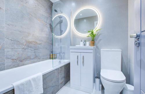 Hybrid Resi - Uxbridge, On-site car or van parking, near London Heathrow Airport - Photo 86