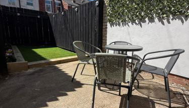 ResiLets - NEW 3 Bed Apt, Sleeps 5, Town Centre, Ideal for contractors, holidaymakers, Professional Short Stay - Foto 3