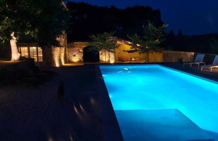 Beautiful Farmhouse with large swimming pool within walking distance of a charming, lively village - Foto 36