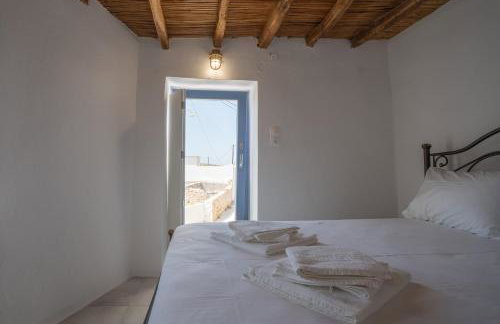 Traditional White House - Photo 3