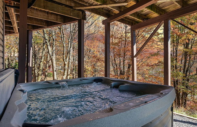 Emerald Bluff by Avantstay Lake Views Deck Fire Pit Game Room - Photo 2