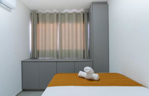 Central novo 2 quartos com Ar- Q e F home office - Foto 7