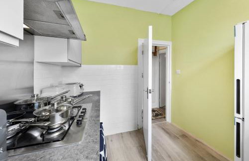 Leyton 1BR Flat Near Tube, 247 Gym, Tennis Court - Foto 11