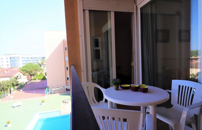 Apartment in Roses Near Sandy Beach - Photo 19