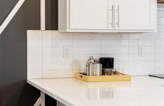 STAR Retreat Townhome with Garage 3 miles to Downtown - Foto 10