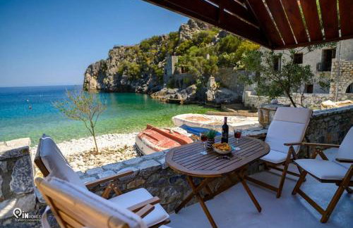 Sikies - Unique Beachfront Stone House in Alipa-Mani - Foto 1