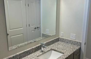 Chic 1BHK Haven Quiet & Relaxing Near Austin - Photo 6