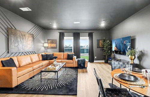 Sunset-Expansive Patio & Hot Tub-Mins to Broadway - Foto 1