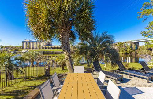 Paradise on Ocean Waterway Huge 5000 sq ft w Private Pool, Boat Dock, Grand Piano, Game Tables, BBQ, 1 acre Yard, Crib, Sleeps 34 - Photo 8