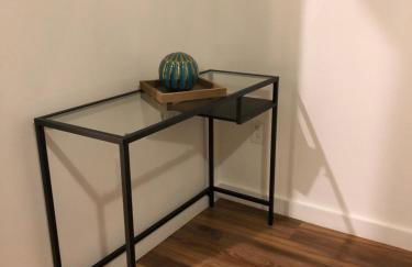 Downtown View Cozy 2br/1ba Home Sleeps 8 - Foto 20