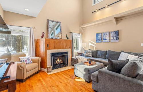 Spacious Family Retreat-Hot tub & Game Room - Foto 12