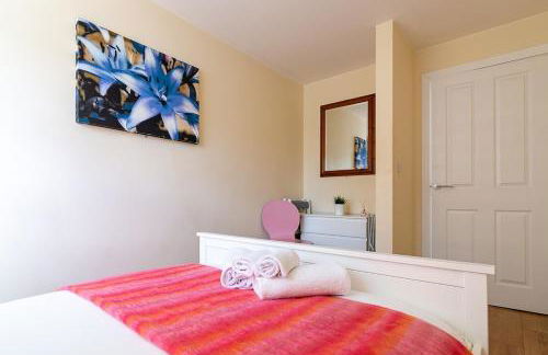 2 bedroom Large Town Centre Apartment FREE Parking - Foto 3