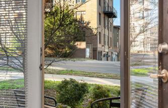 Walk to Vanderbilt and Belmont - Shuffle Board and Free Parking - Foto 8