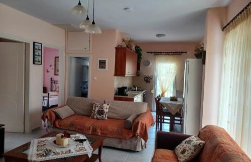 Gerakini 2BR Apt with Shared Pool - Foto 26
